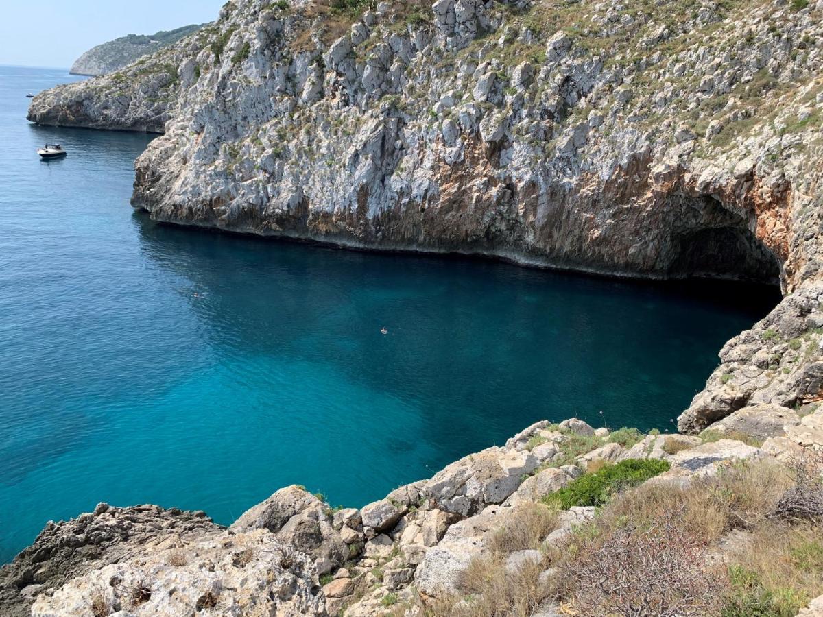Le Liame Antico Trullo Villa Gagliano del Capo Luaran gambar