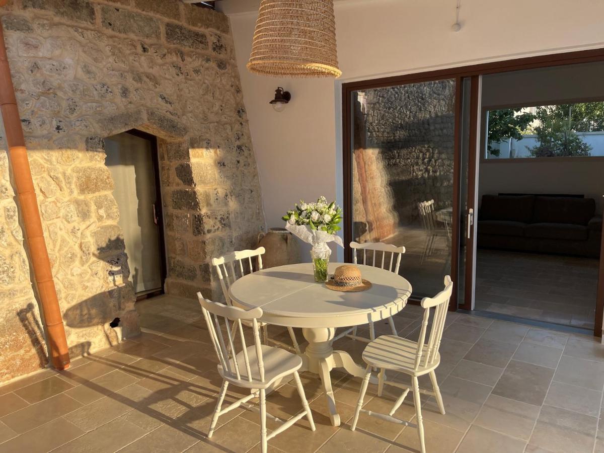 Le Liame Antico Trullo Villa Gagliano del Capo Luaran gambar