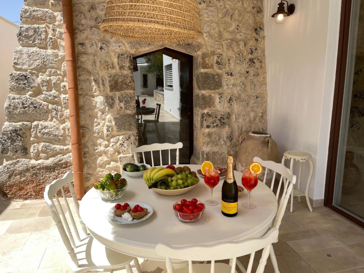 Le Liame Antico Trullo Villa Gagliano del Capo Luaran gambar